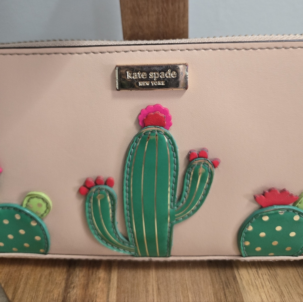 Kate Spade Horizons Cactus Neda Zip Wallet  RARE - Picture 2 of 14